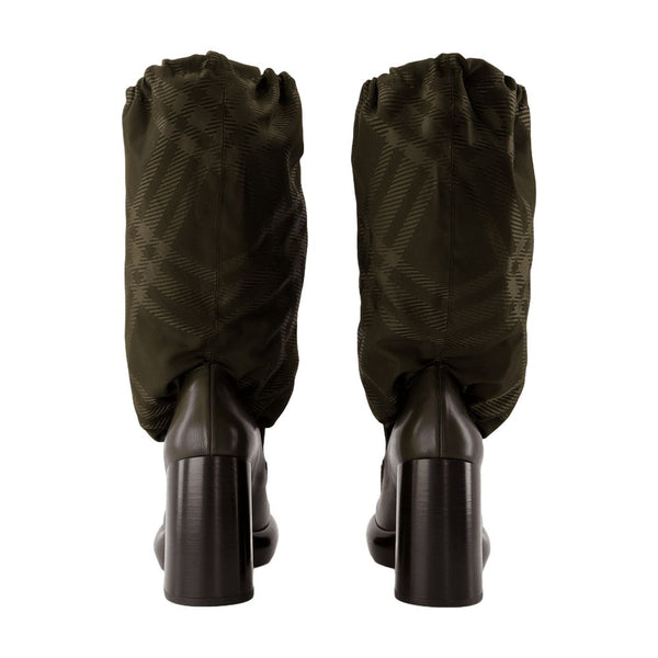 Burberry calfskin boots in multicolor