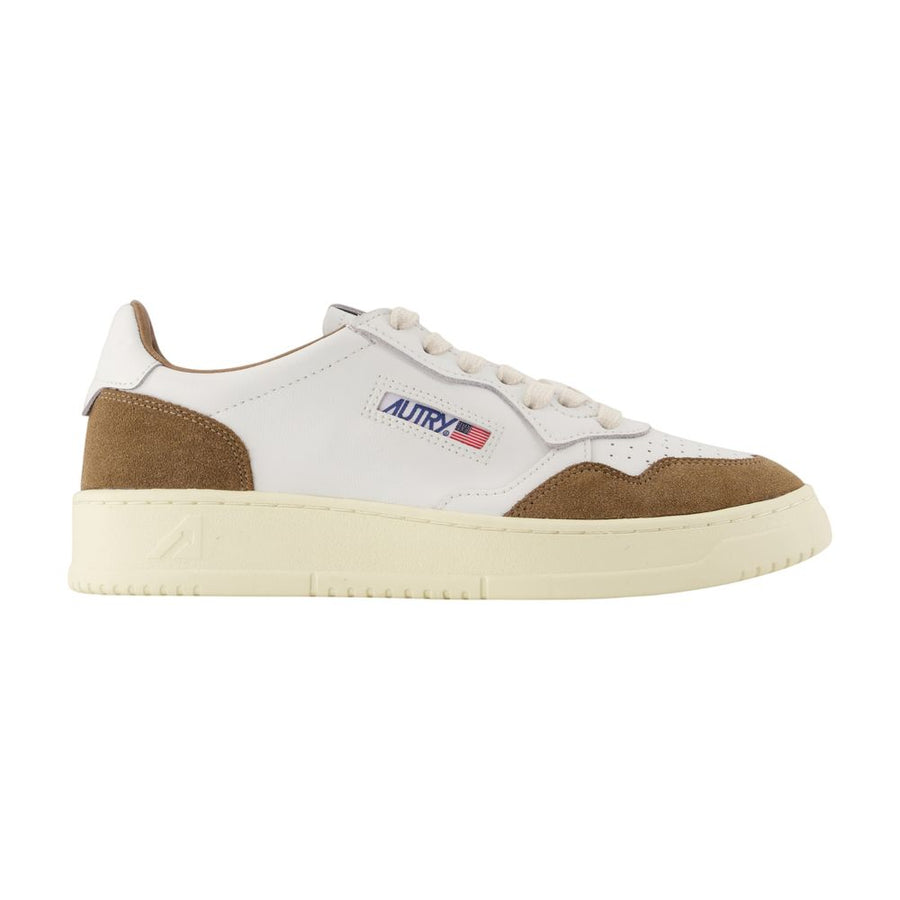 Autry Calfskin sneaker in white