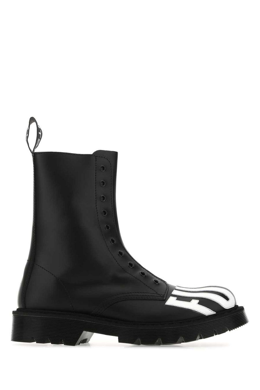 Vtmnts Exterior: 100% Leather boots in black