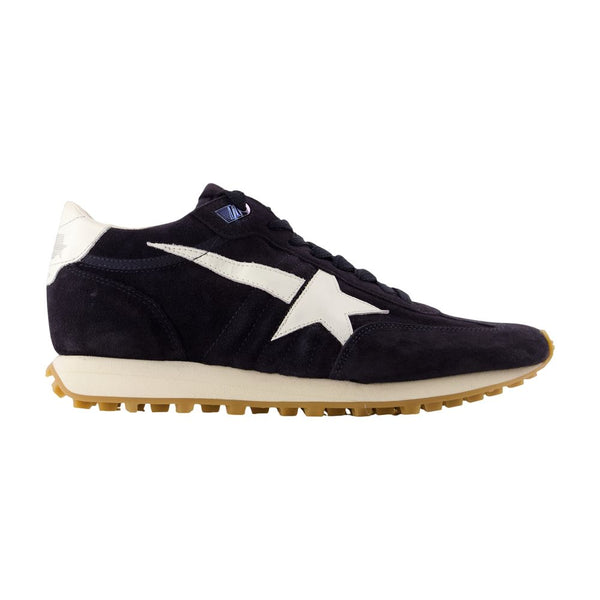Golden Goose Deluxe Brand Calfskin sneaker in black