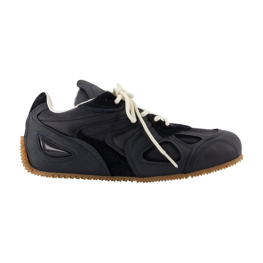 Axel Arigato Calfskin sneaker in black