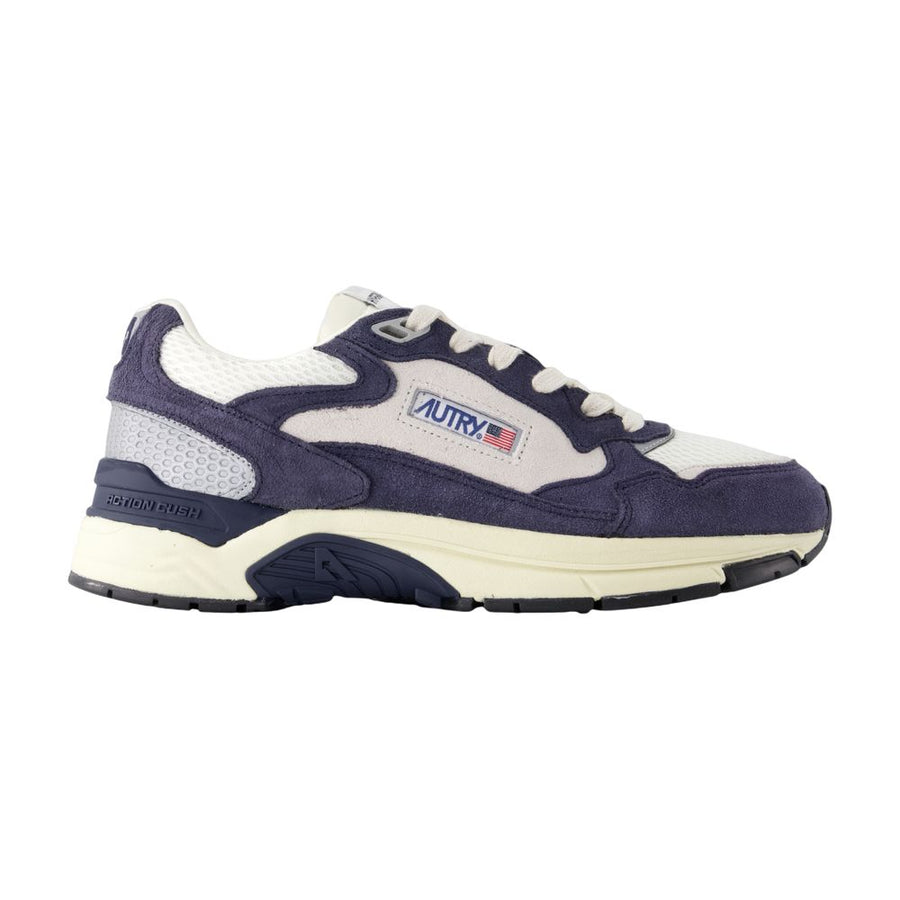 Autry Calfskin leather sneaker in navy