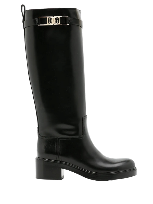 Ferragamo Leather boot in black