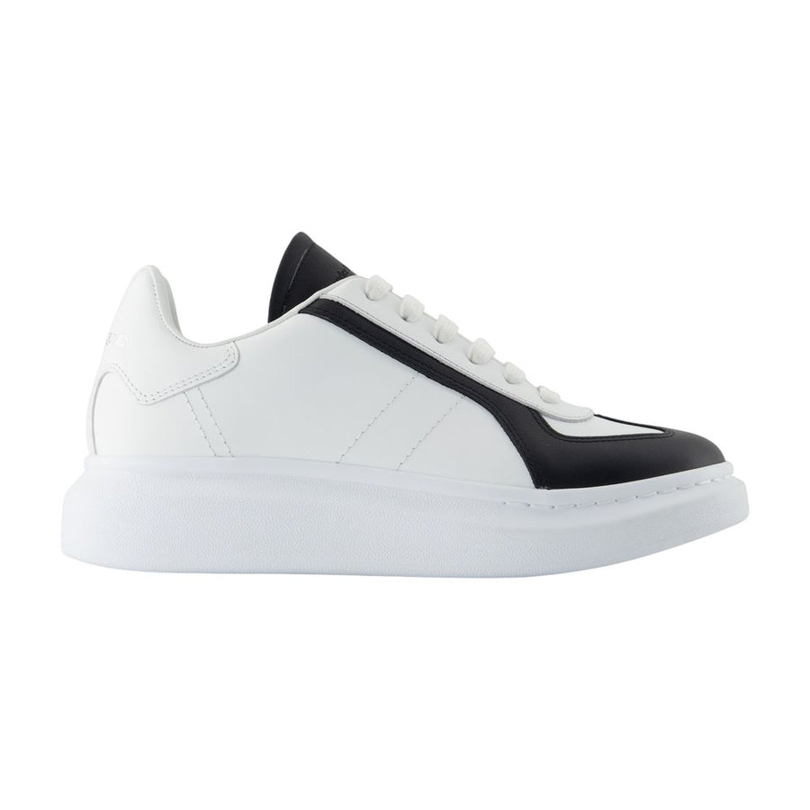 Alexander McQueen Calfskin sneaker in white
