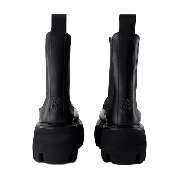 Alexander McQueen calfskin boot in black