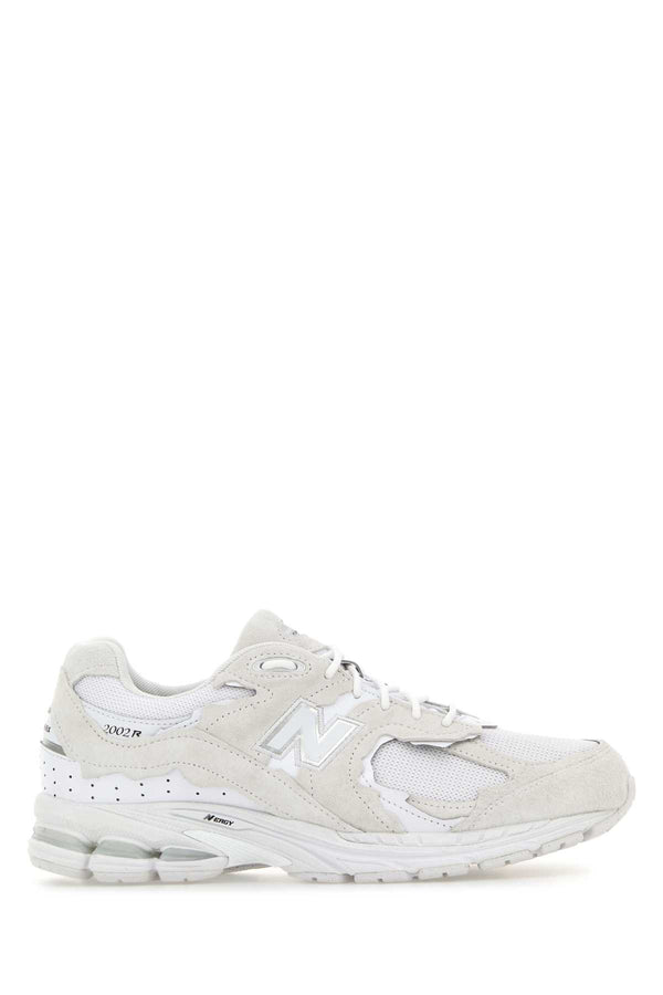 New Balance Exterior: 100% Leather sneaker in white