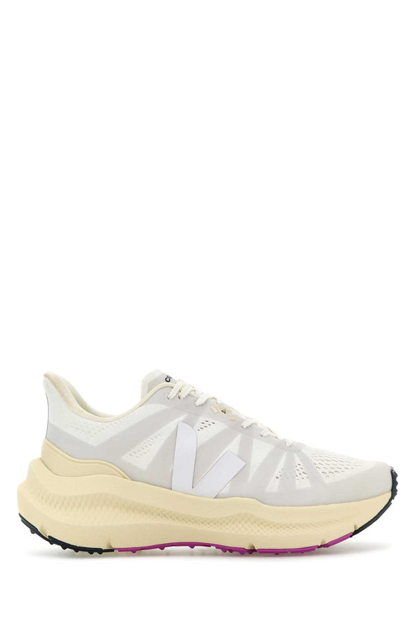 Veja Exterior: 100% Recycled polyester; Interior: 100% Recycled polyester; Sole: Rubber sneakers in white