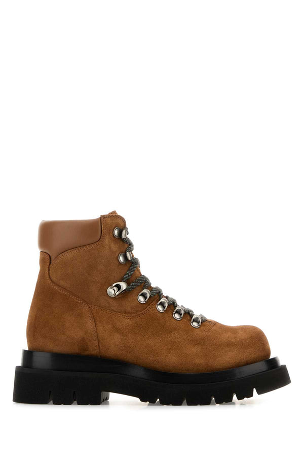 Bottega Veneta Exterior: 100% Suede; Interior: 100% Leather; Sole: Rubber ankle boot in caramel