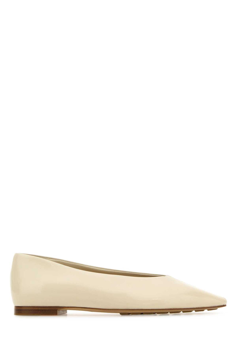 Bottega Veneta Come Exterior: 100% Calf ballerina flat in beige