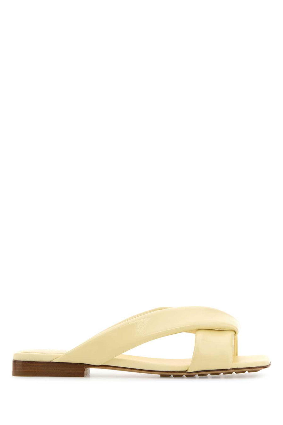 Bottega Veneta Ciabatta Exterior: 100% Calf slingback in yellow