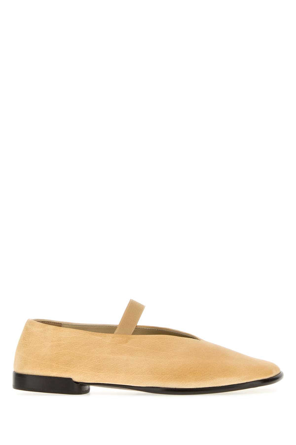 Lemaire Ballerina Exterior: 100% Bovine leather; Interior: 100% Lamb; Sole: Leather ballet flat in beige