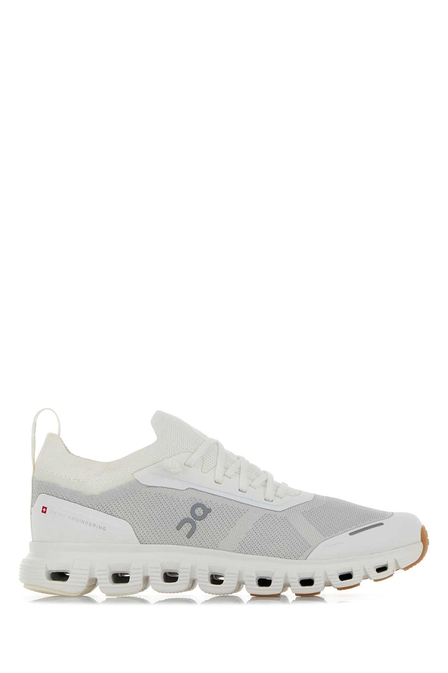 On Running Versa Exterior: Mesh and Canvas sneaker in white