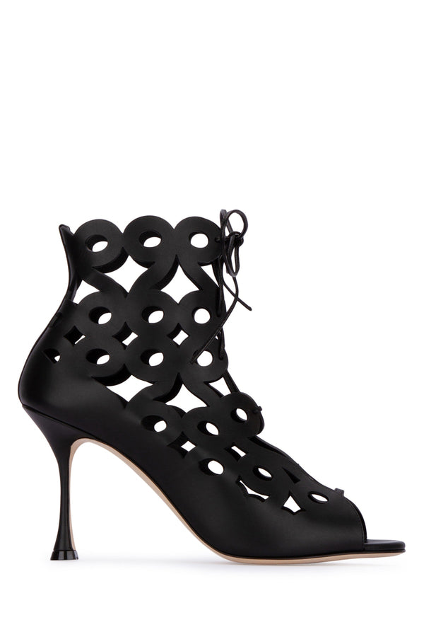 Manolo Blahnik Suede heel in black