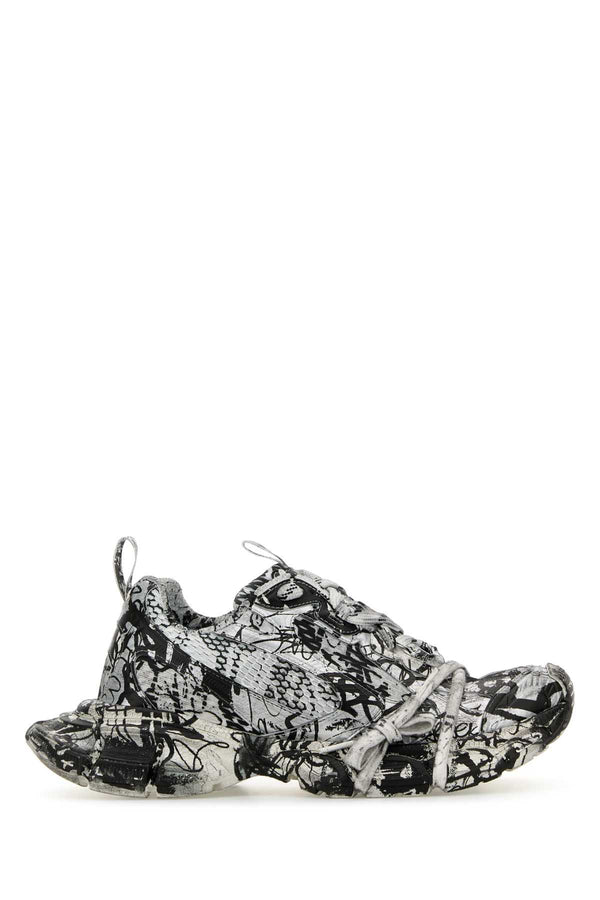 Balenciaga Exterior: 100% Mesh 100% Rubber; Interior: 100% Fabric; Sole: Rubber sneaker in white
