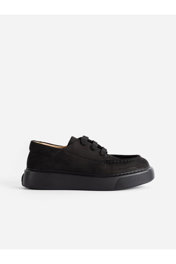 Referenc Nubuck sneaker in black