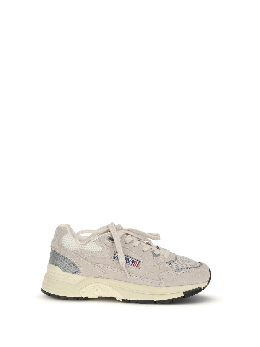 Autry Upper: 100% calf leather; Sole: 100% rubber sneakers in beige