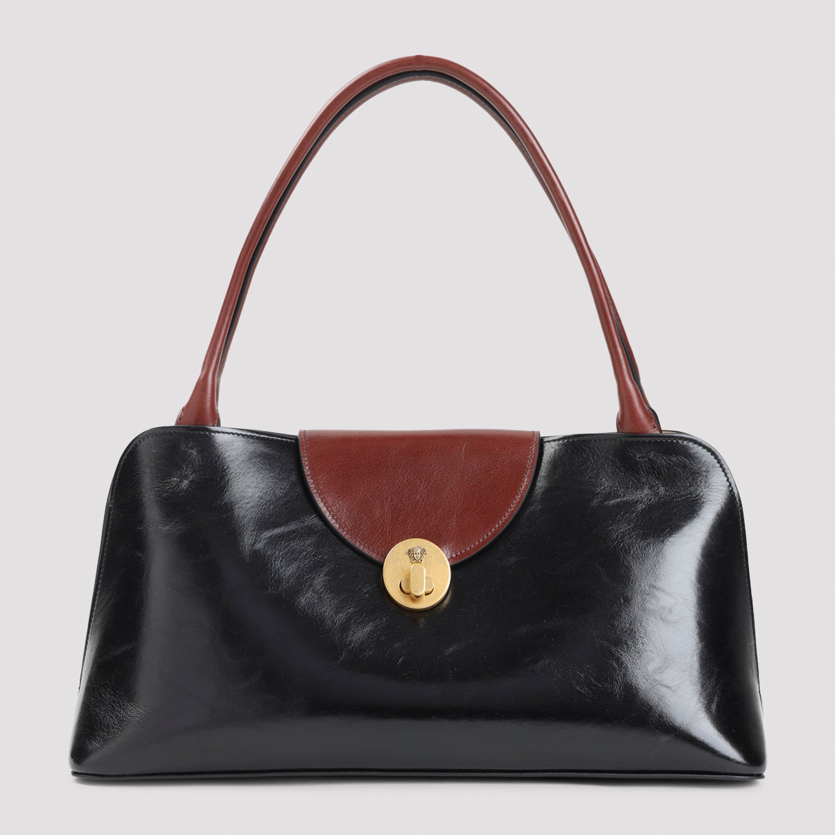 Medium E-w Shoulder Bag Black Calf Leather