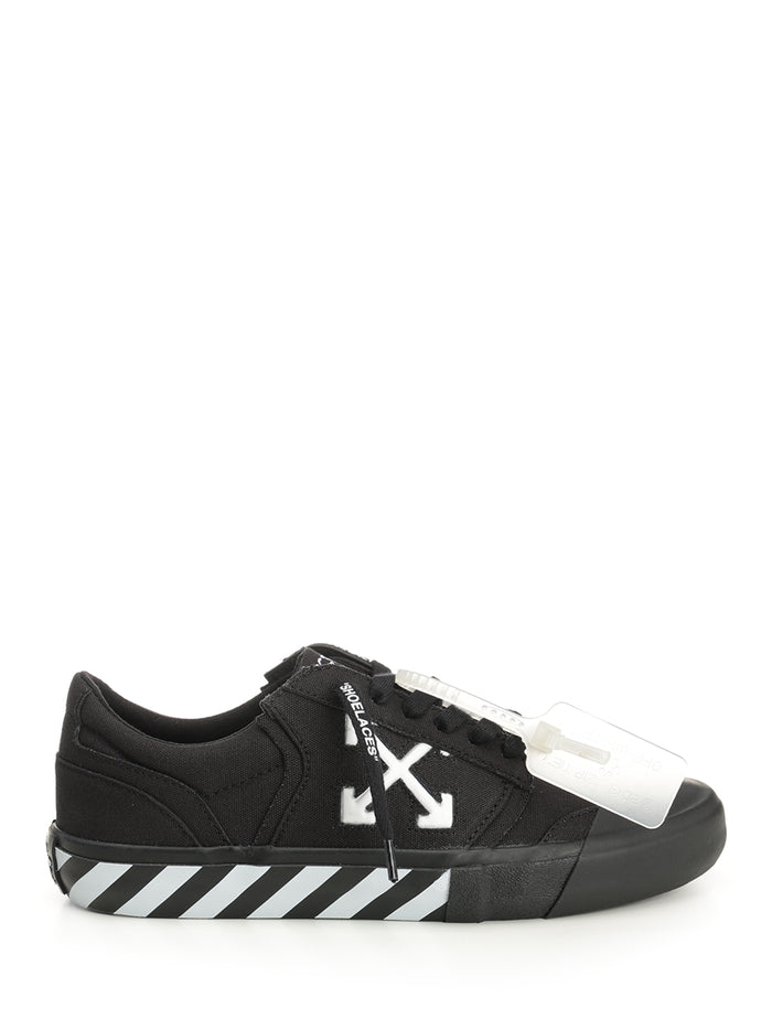 sneakers with laces and logo Black