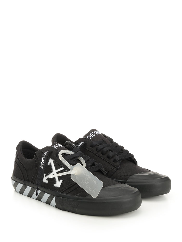 sneakers with laces and logo Black