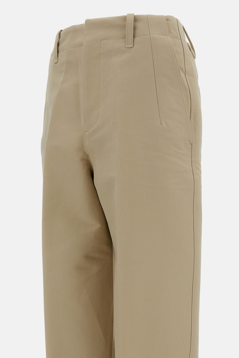 JACQUEMUS RTW Beige