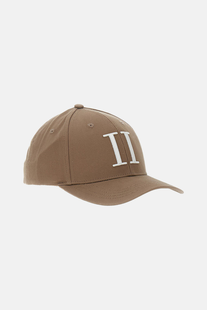 Les Deux Hats Brown