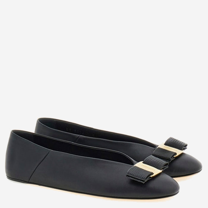 Salvatore Ferragamo Flat shoes Black