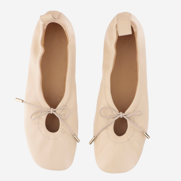 ALOHAS Flat shoes Beige Pelle