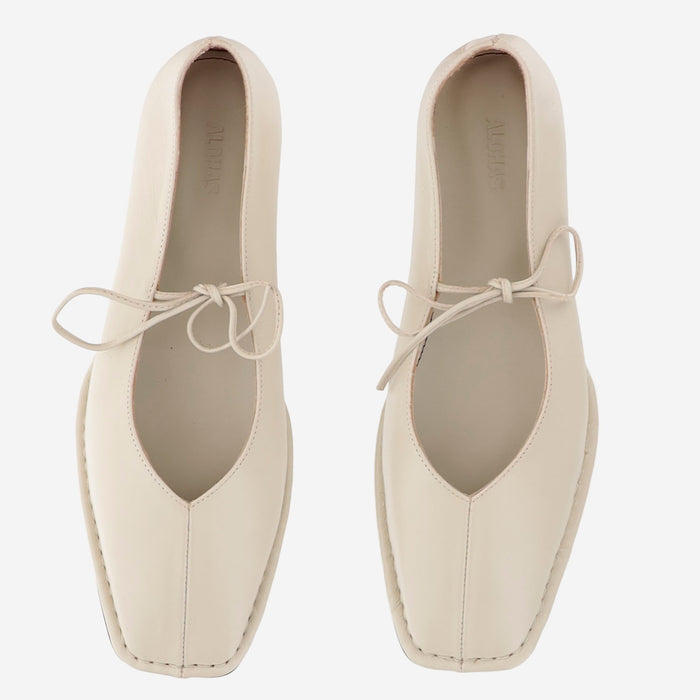 ALOHAS Flat shoes Beige Pelle