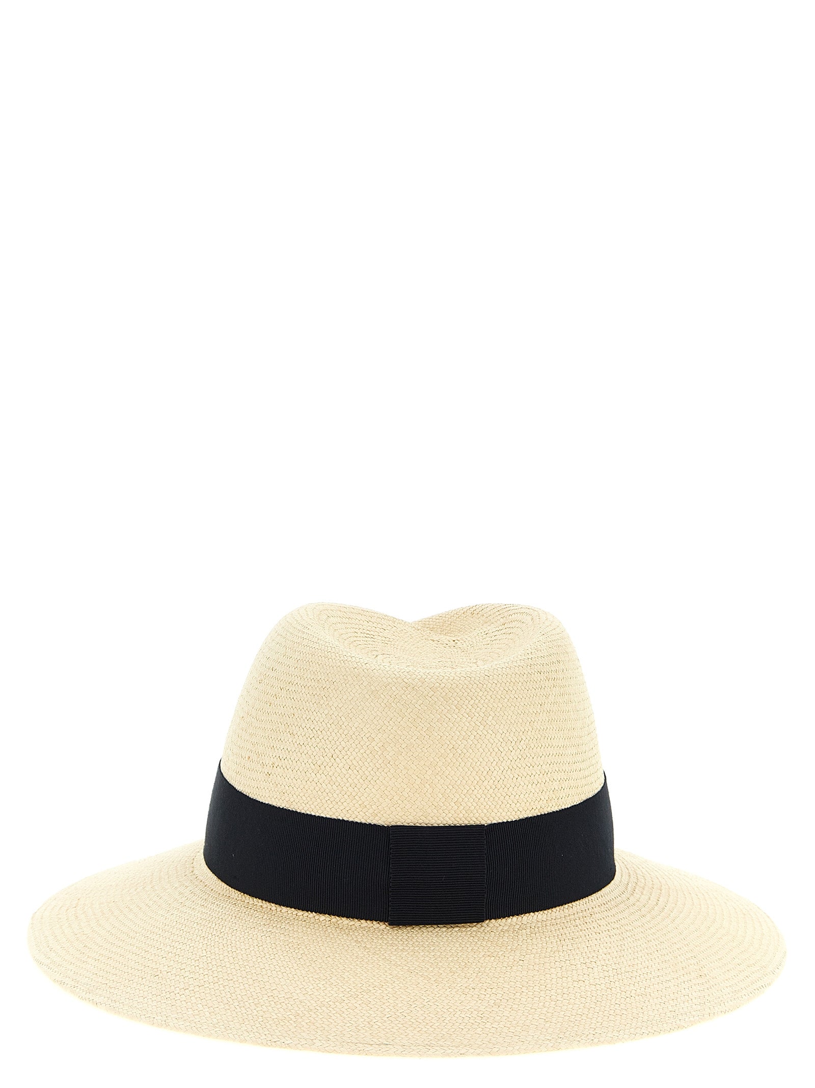 Virginie hat Blue Straw