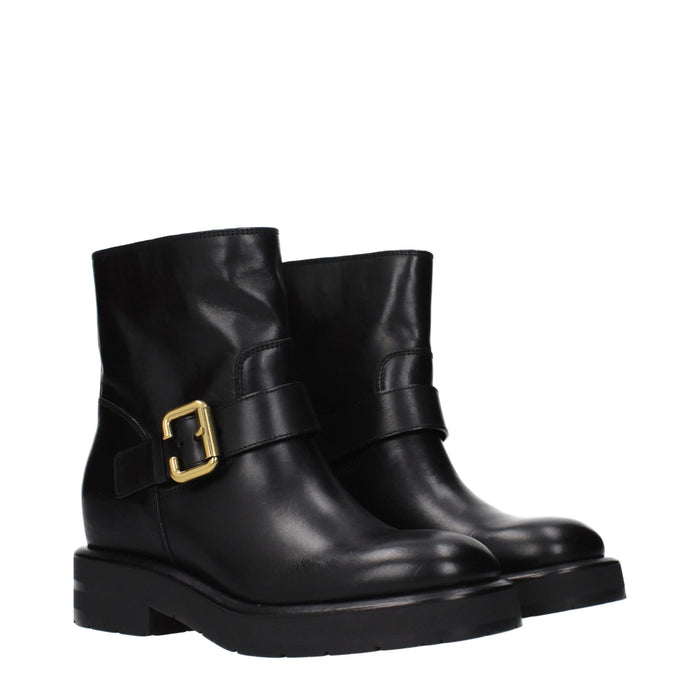 Chloé Leather ankle boot in black — view 2
