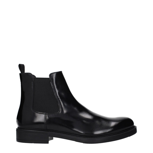 Prada Black leather chelsea boot in black
