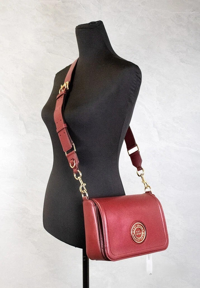Marc Jacobs Medium Metal Signet Syrah Smooth Leather Flap Crossbody Purse Bag Gold