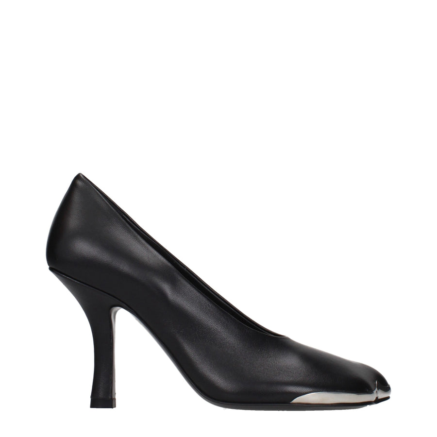 Burberry pump in black