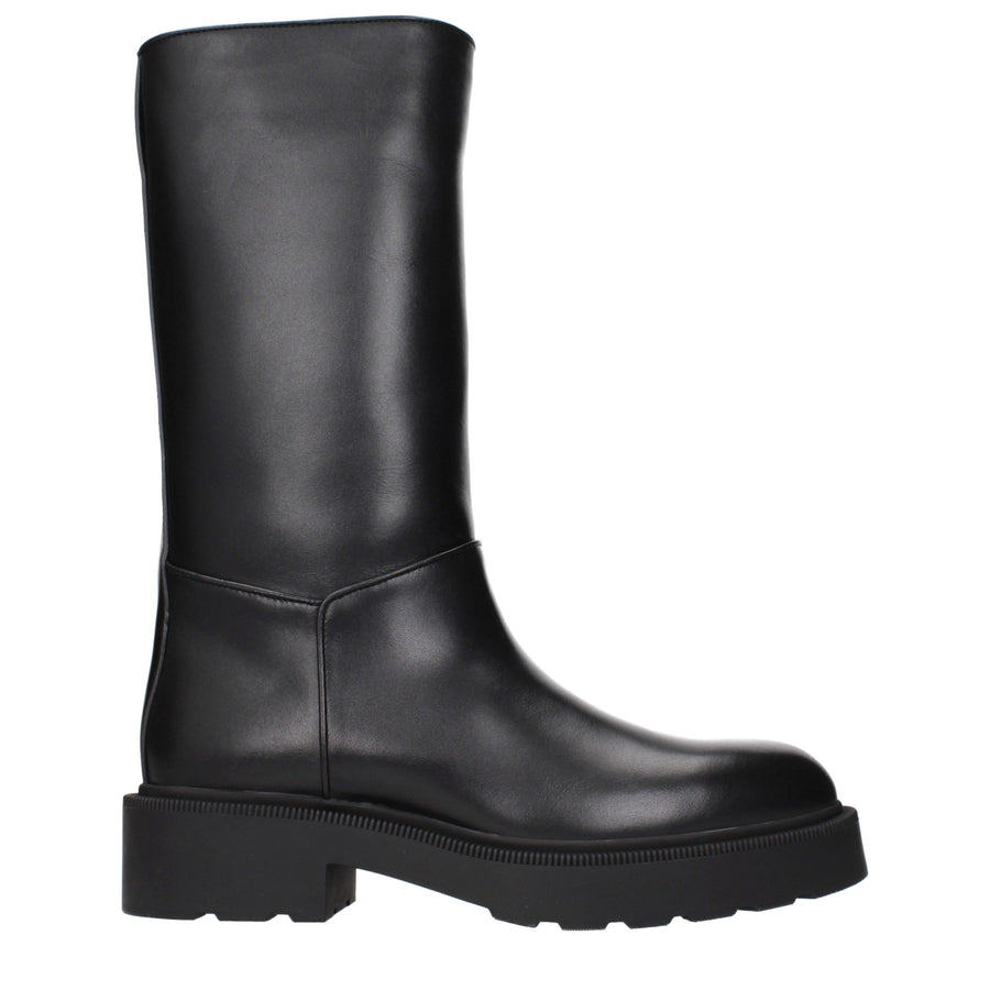 The Row boot in black
