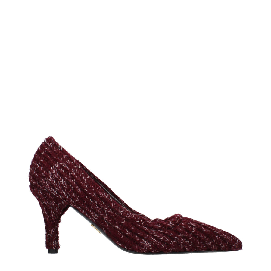 Prada pump in burgundy
