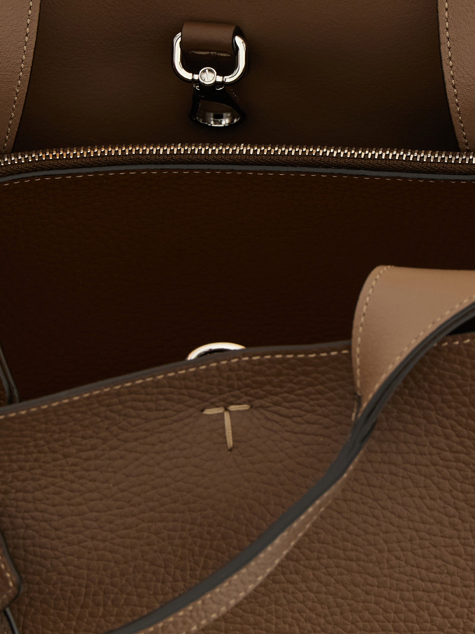 Tod's 100% calfskin leather shoulder bag in brown — view 4