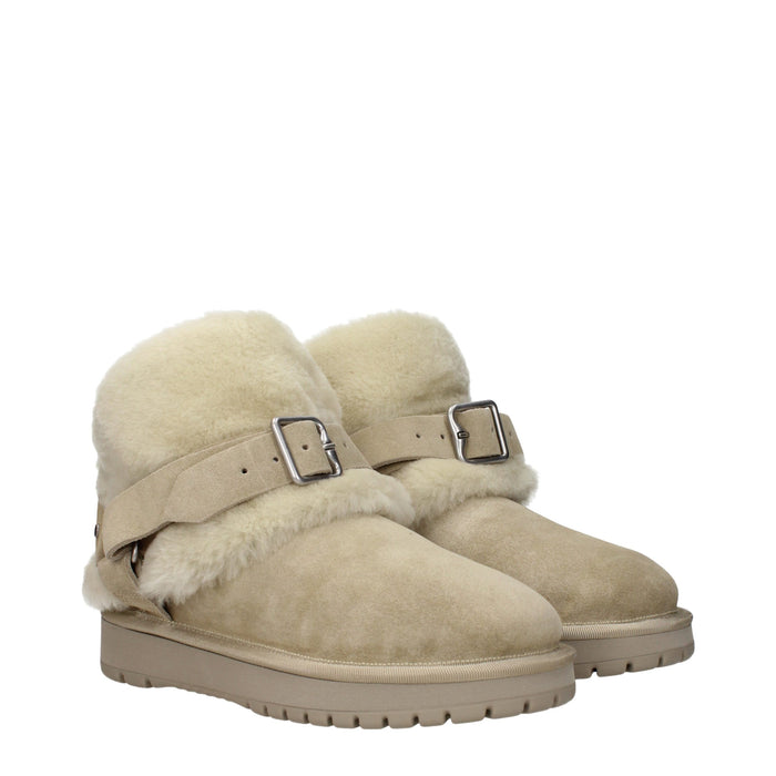 Burberry boot in beige — view 2