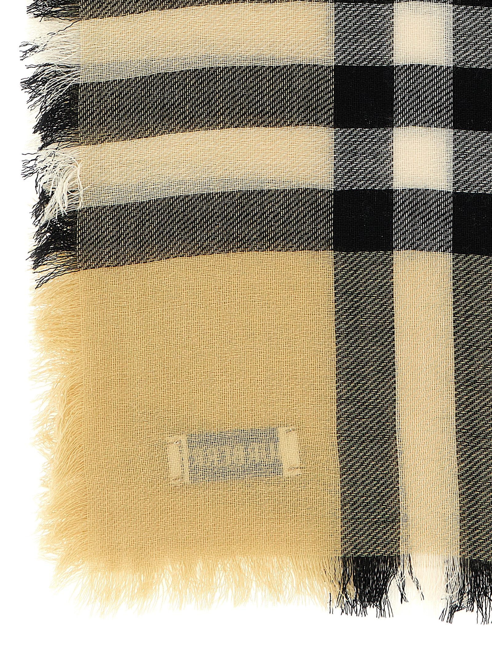 Burberry 100% Wool scarf in beige — view 2
