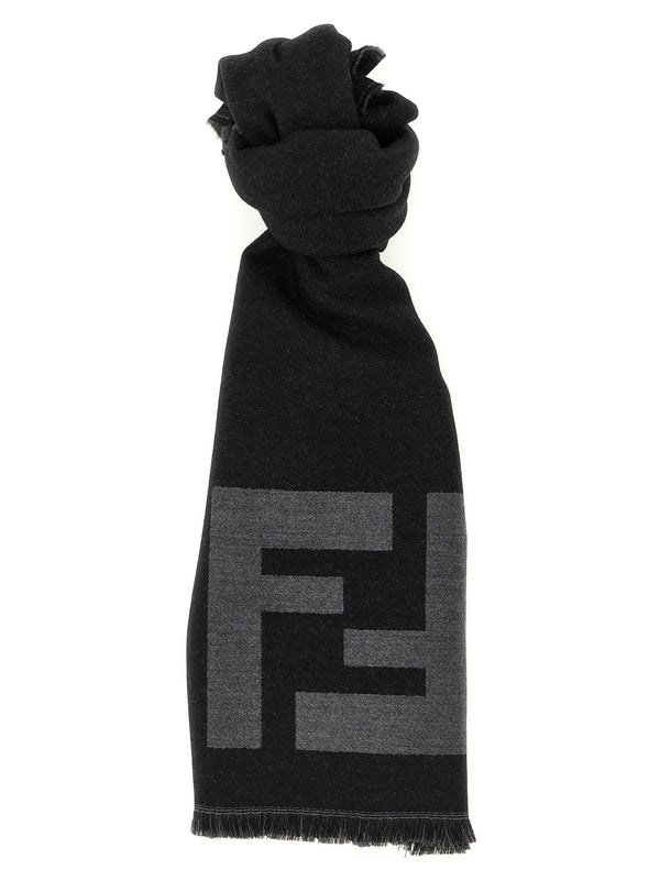 Fendi 100% virgin wool scarf in black