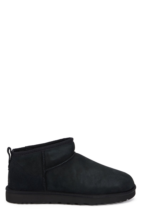 Boots Classic Ultra Mini Black Montonesuede