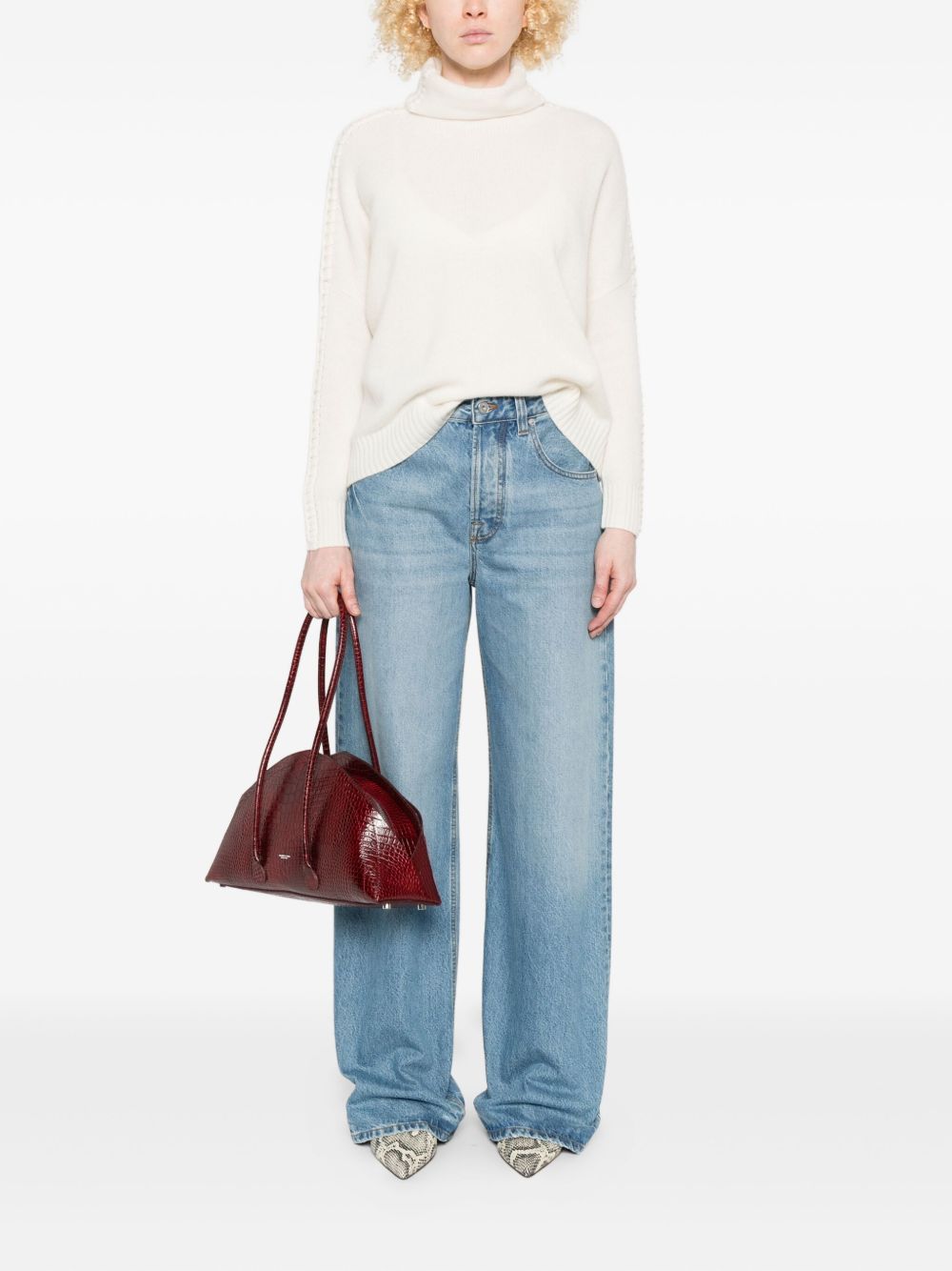 Kujiten Sweaters White