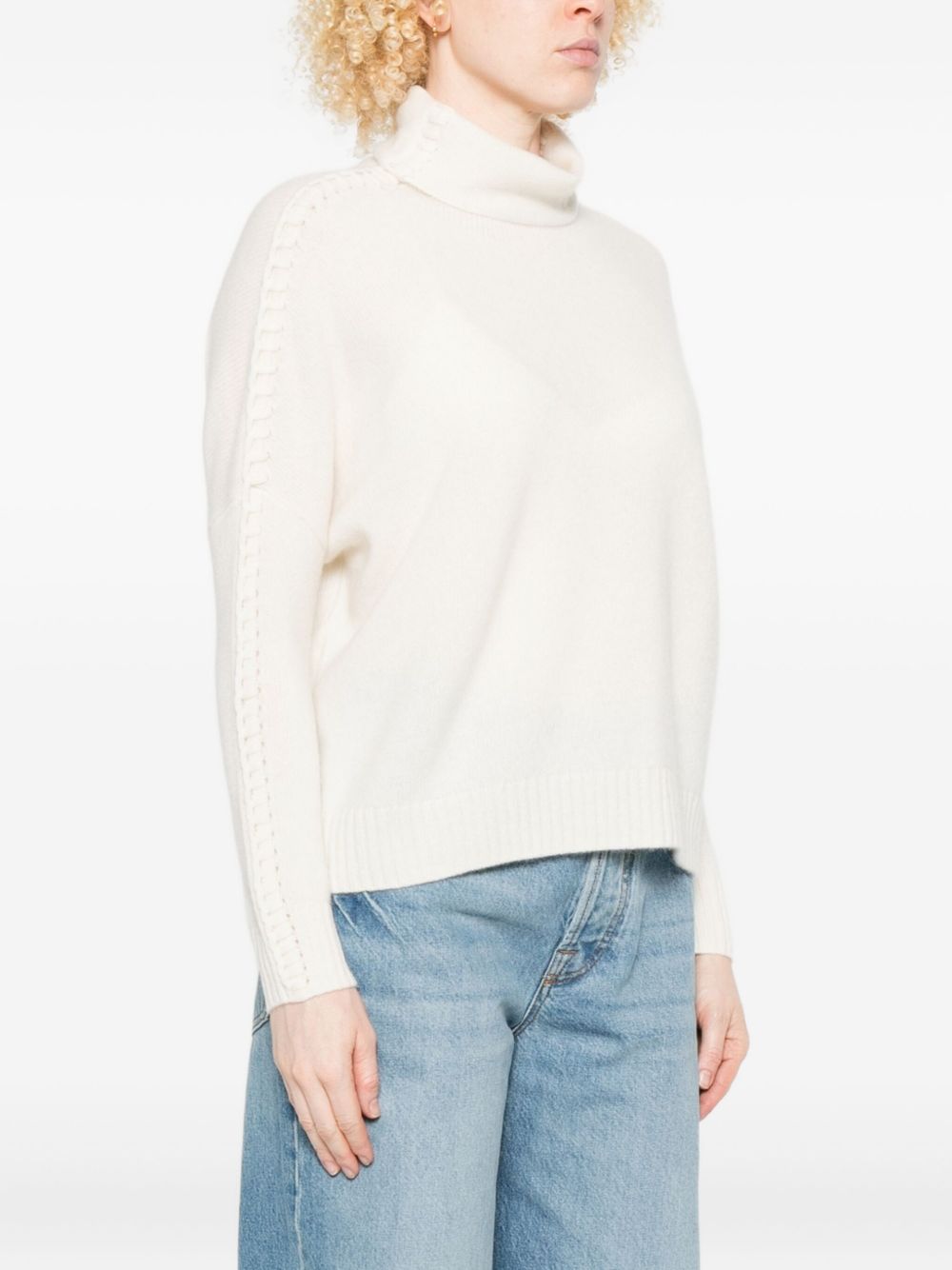 Kujiten Sweaters White