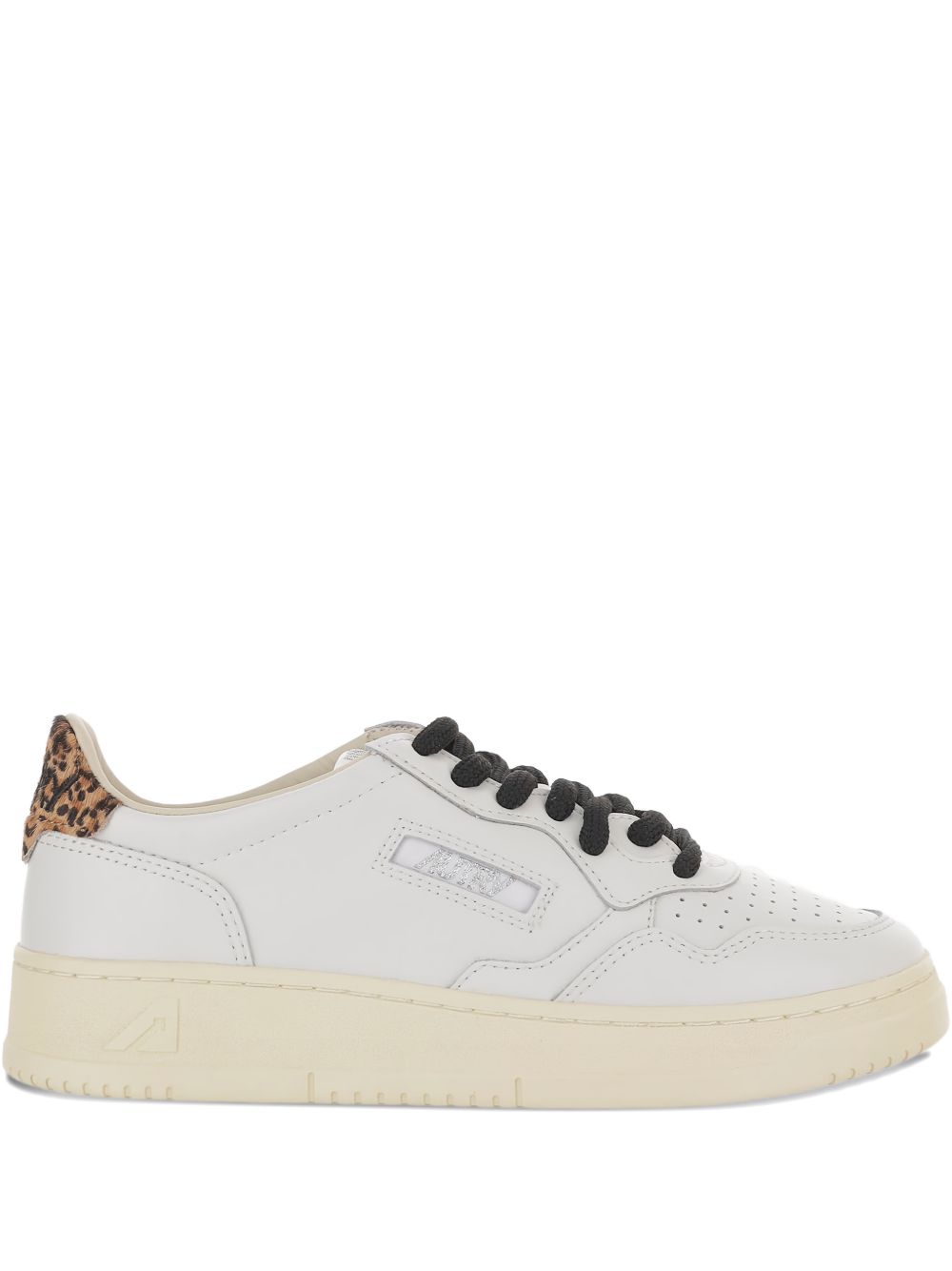 AUTRY Flat shoes White