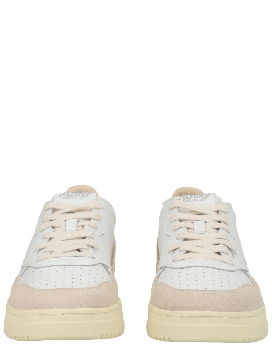 Medalist Low Sneaker White Cow Leather Trainers