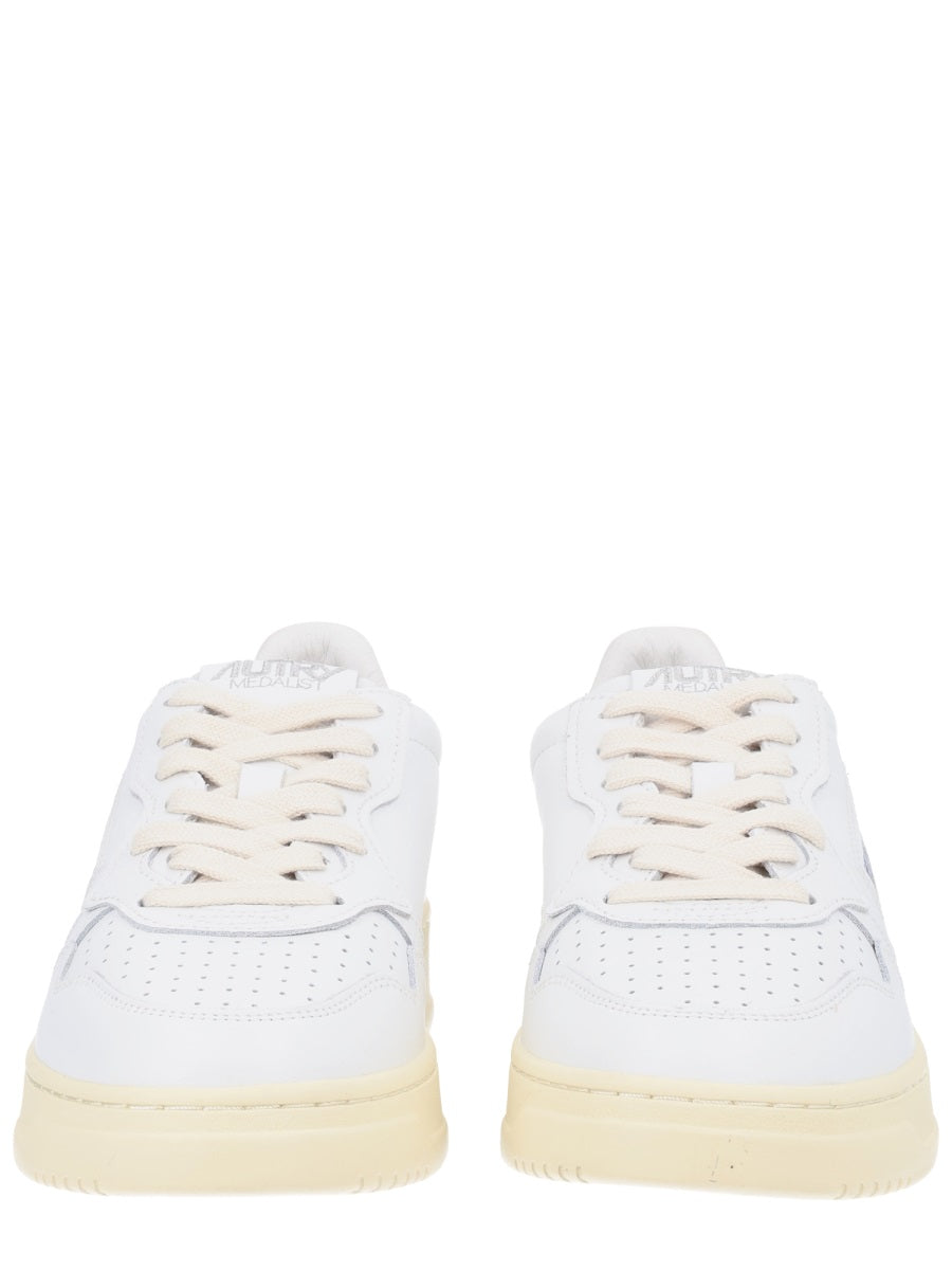 Medalist Low Sneaker White Cow Leather Trainers