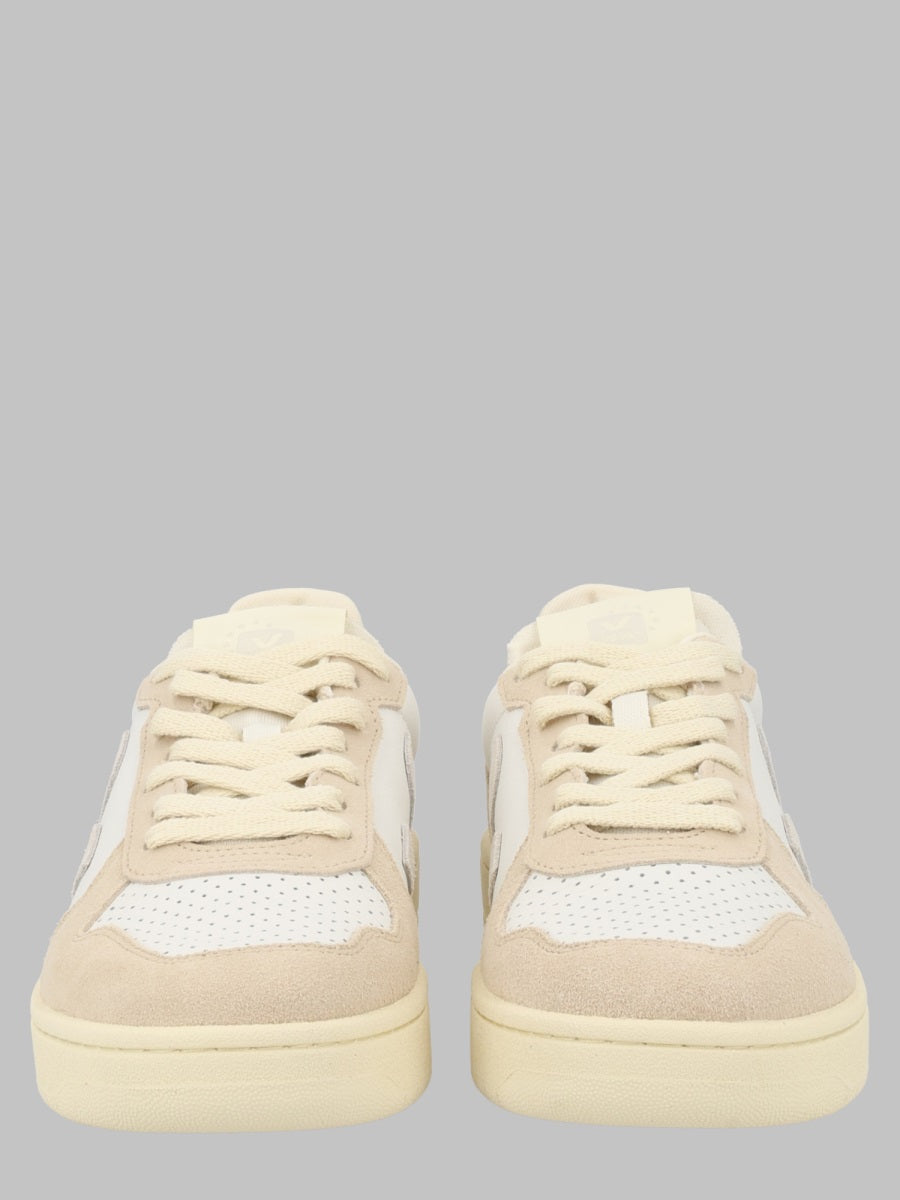 Sneakers V-82 White Leather Trainers