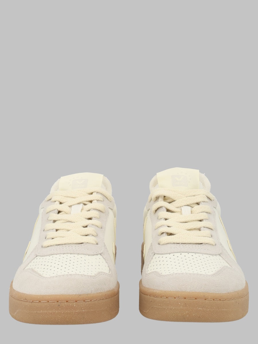 Sneakers V-82 Beige Leather Trainers