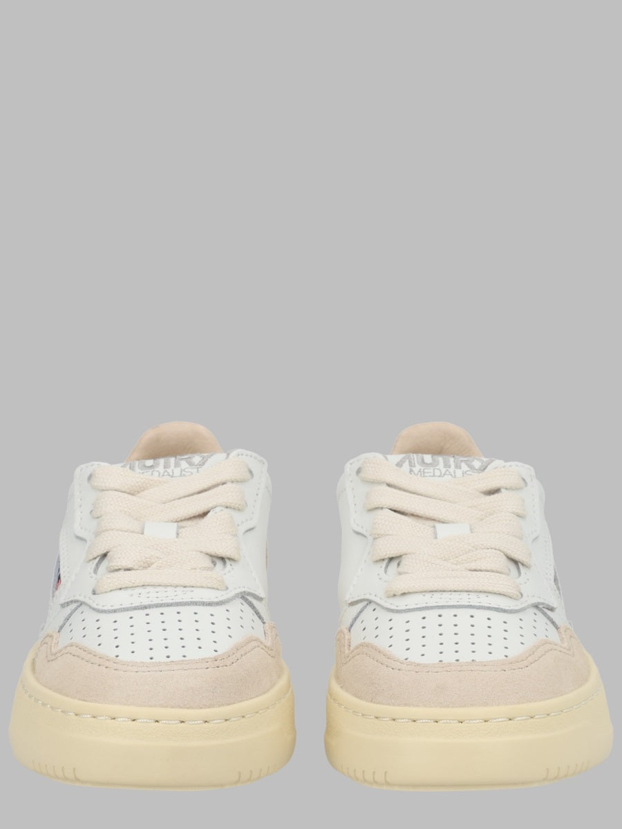Low-Top Sneakers Medalist White Leather Cow Trainers
