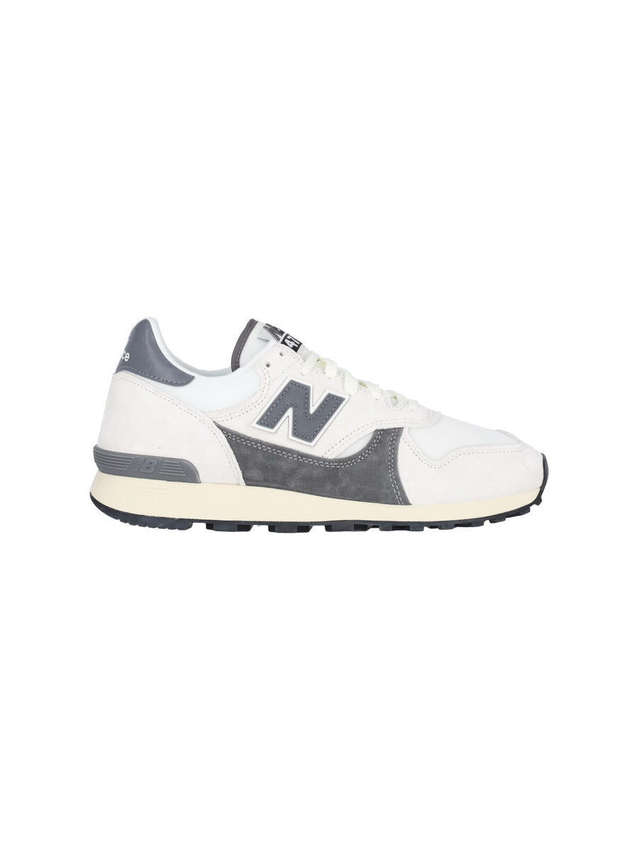New Balance Suede sneaker in white