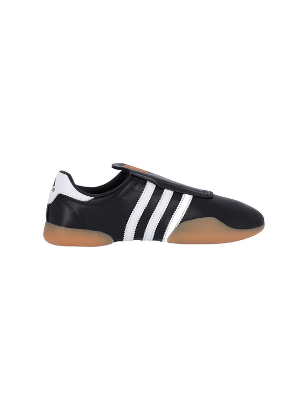 Adidas 100% leather sneaker in black